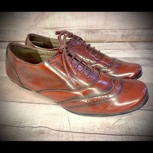 Array Womens Burgundy Leather Oxford Shoe Size 10N